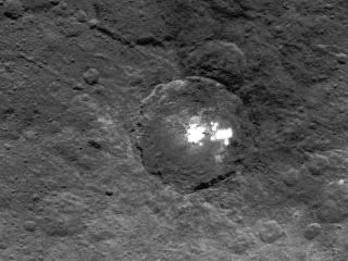 Illustration for article titled We Finally Have the Full Story on Ceres' Mysterious Bright Spots